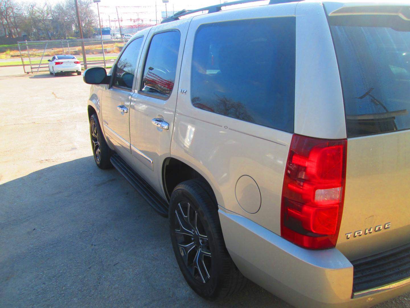 2012 GOLD Chevrolet Tahoe (1GNSCCE07CR) , located at 1815 NE 28th St., Fort Worth, TX, 76106, (817) 625-6251, 32.795582, -97.333069 - Photo#8